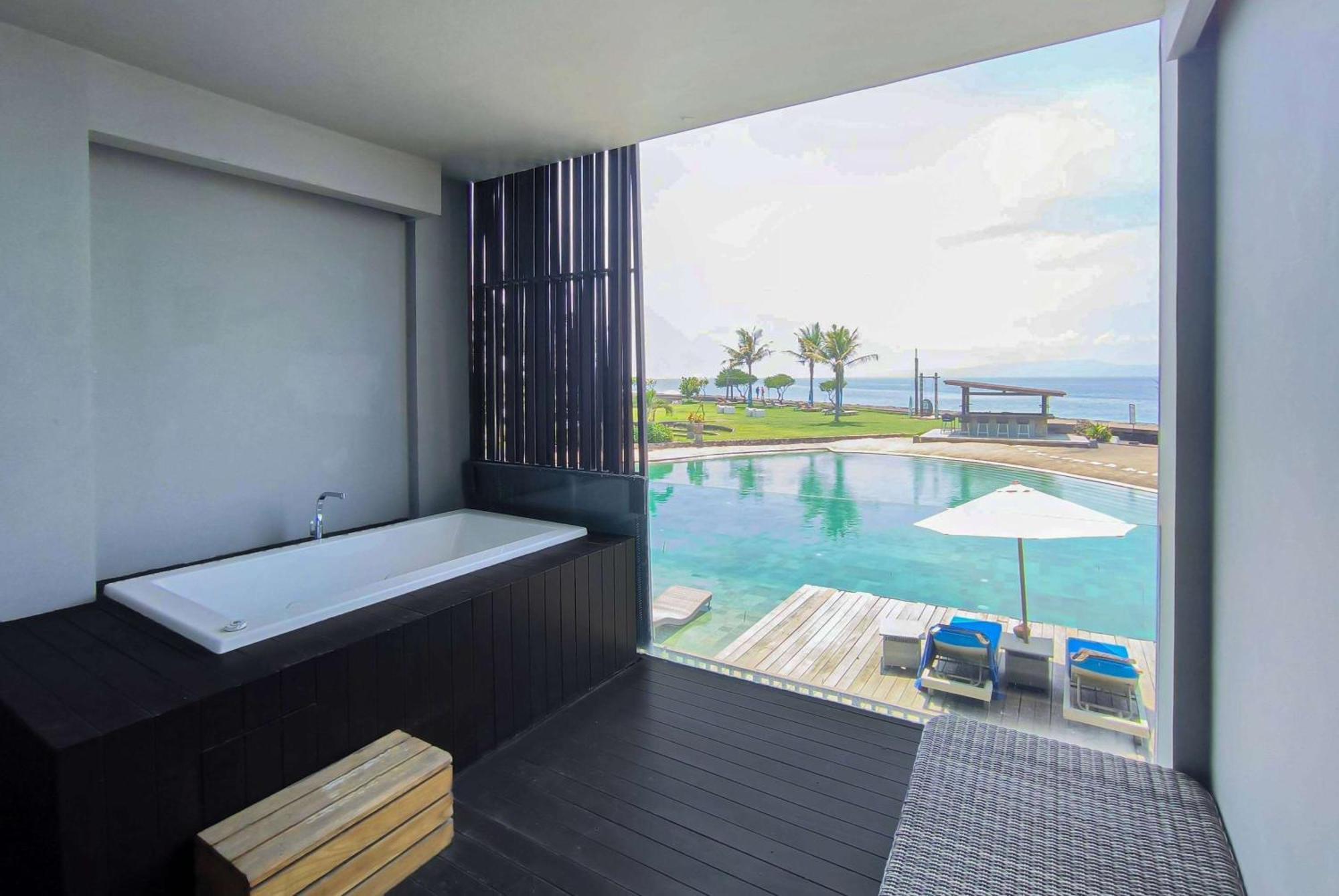 Wyndham Tamansari Jivva Resort Bali Siyut Zewnętrze zdjęcie A bathroom at the hotel