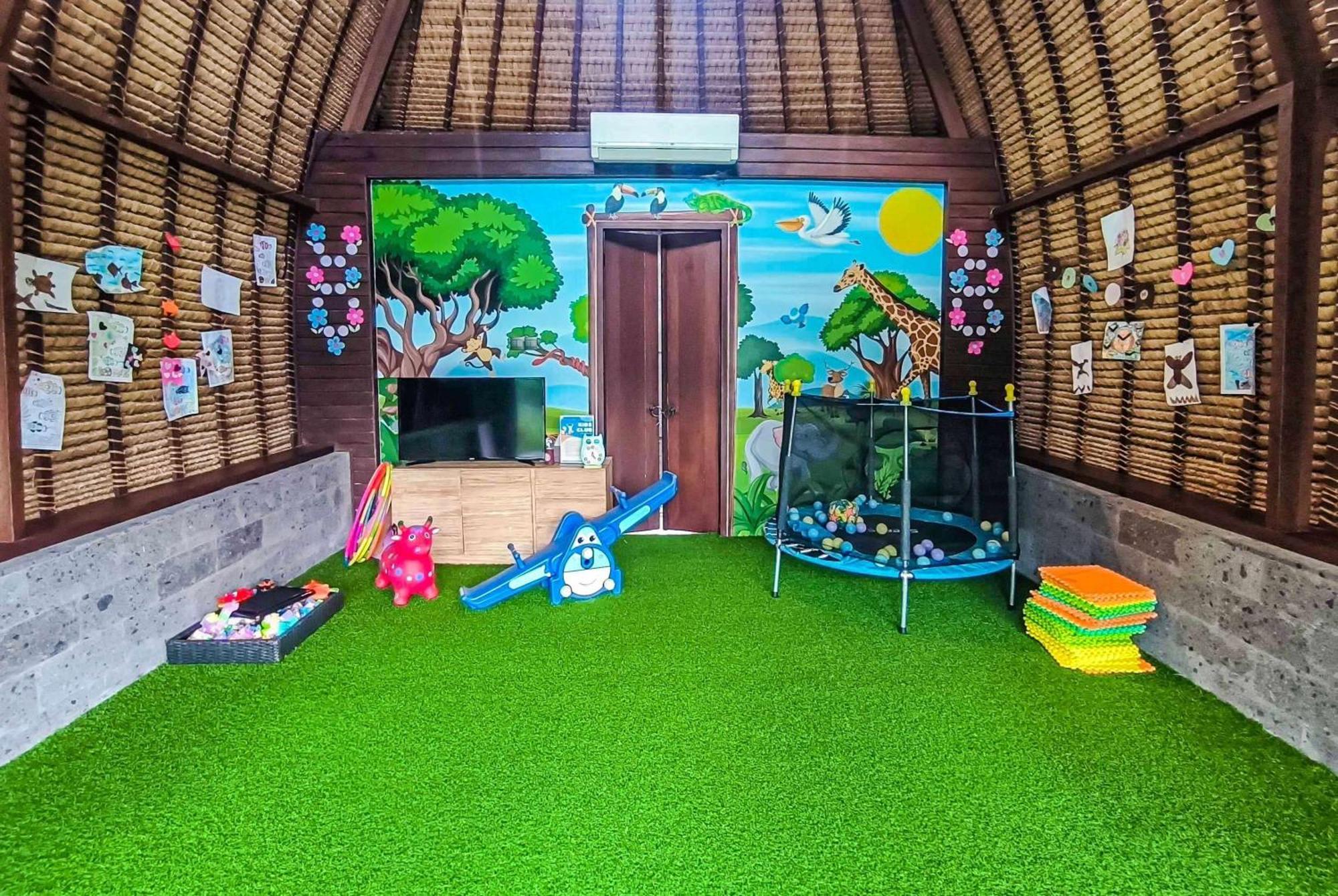 Wyndham Tamansari Jivva Resort Bali Siyut Zewnętrze zdjęcie The interior of a typical playhouse