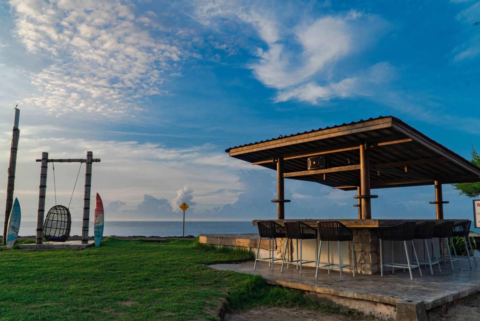 Wyndham Tamansari Jivva Resort Bali Siyut Zewnętrze zdjęcie The beach of Tanjung Piayu