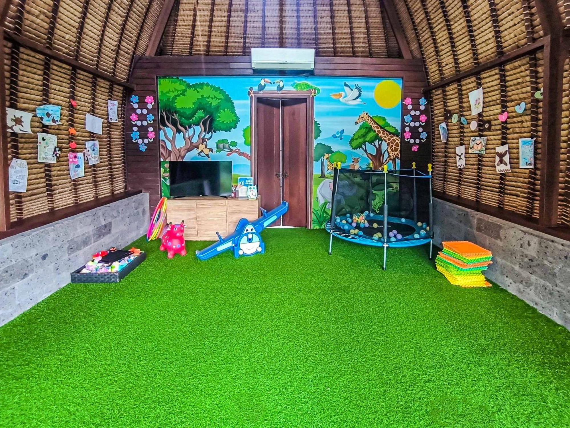 Wyndham Tamansari Jivva Resort Bali Siyut Zewnętrze zdjęcie The interior of the children's play area